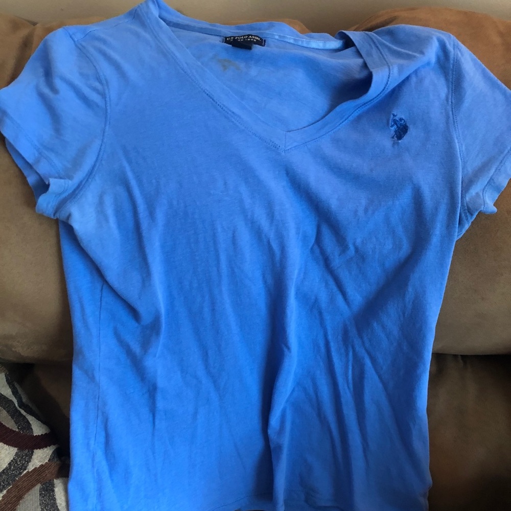 Med light blue v-neck